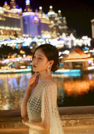 美女脱免费看直播_午夜在线观看完整版