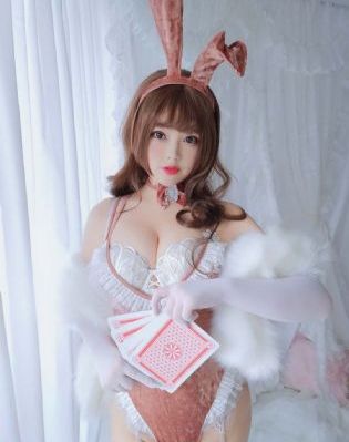 日本人妻久久久中文字幕乱码_剧情片完整版观看
