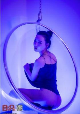 两个人的BD高清视频免费中文_十万网红美女美酱